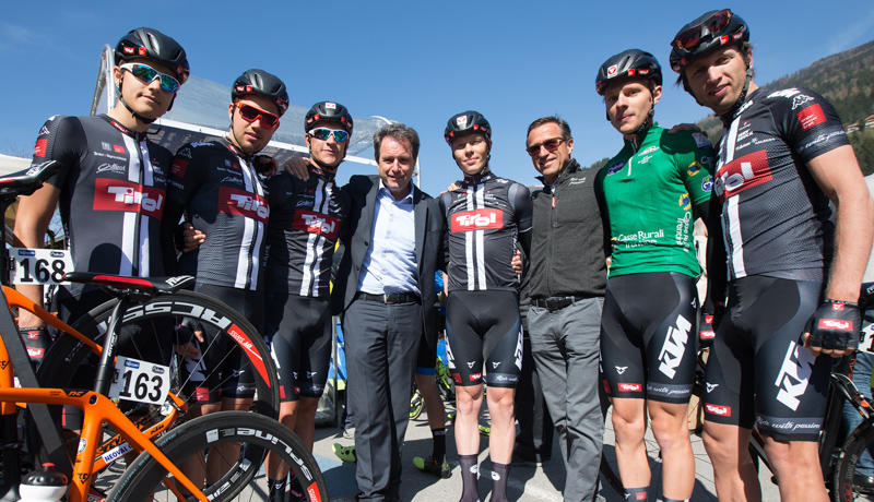 Das Tirol Cycling Team mit den Touristikern Josef Margreiter und Franz Theurl