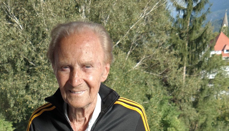 Auch der 95-jährige Lienzer Max Steinhauser lief die gesamte Strecke vom Kitzbüheler Hauptplatz bis zum Fernsehturm am Horn.